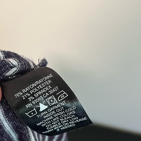 Nic + Zoe Angled Relax Stripes Top | Long Sleeve V-Neck Top - Picture 8 of 11